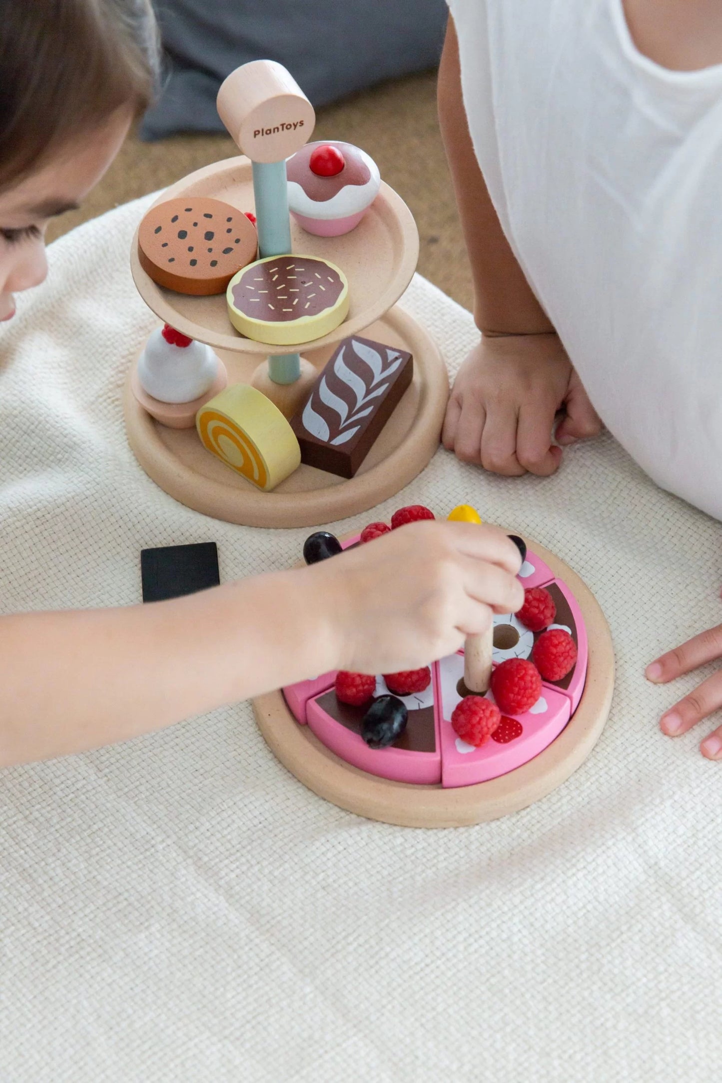 Plantoys Bakery Stand Set